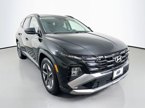 Certified 2025 Hyundai Tucson SEL image 3