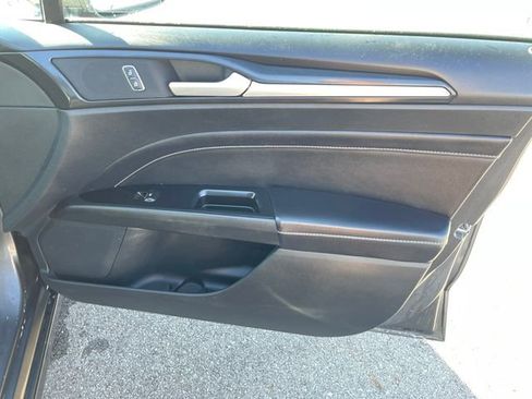 Used 2019 Ford Fusion Titanium FWD image 39