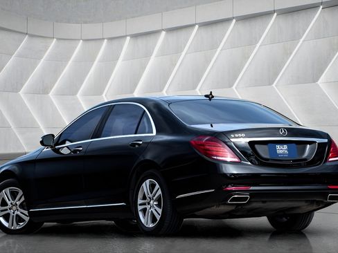Used 2017 Mercedes-Benz S 550 Sedan image 4