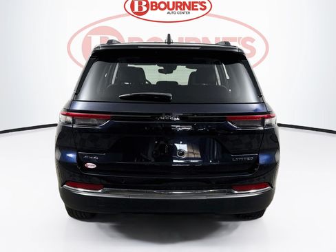 Used 2023 Jeep Grand Cherokee Limited AWD/4WD image 10