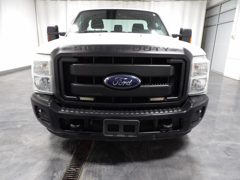 Used 2016 Ford F250 XL w/ Power Equipment Group RWD image 5