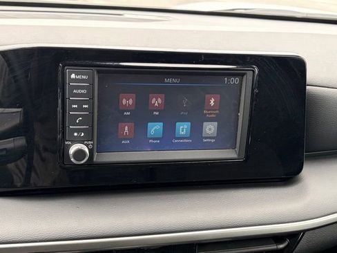 Used 2025 Nissan Kicks S image 19