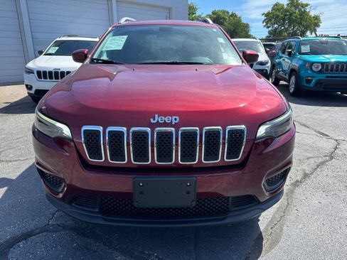 Used 2020 Jeep Cherokee Latitude FWD image 2