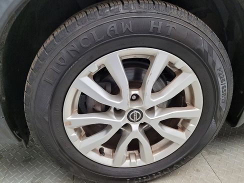 Used 2019 Nissan Rogue S w/ Special Edition Package image 31