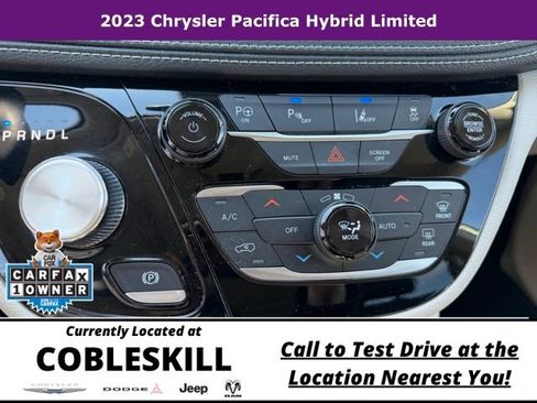 Used 2023 Chrysler Pacifica Limited FWD image 23