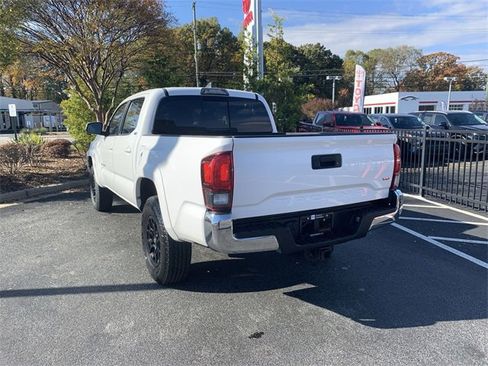 Certified 2019 Toyota Tacoma TRD Sport image 6