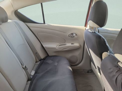 Used 2015 Nissan Versa SV image 6