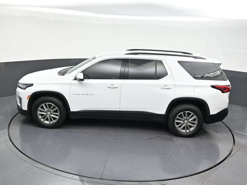 Used 2023 Chevrolet Traverse LT FWD image 17