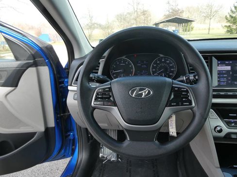 Used 2017 Hyundai Elantra SE FWD image 11