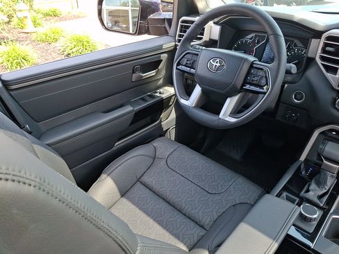 Used 2023 Toyota Tundra Limited AWD/4WD image 13