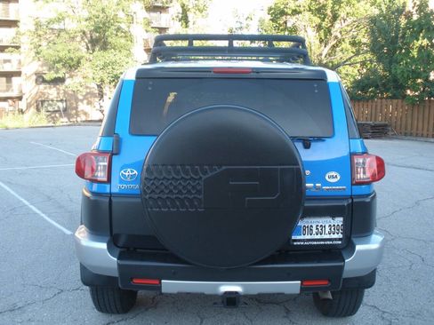 Used 2008 Toyota FJ Cruiser 4WD image 10