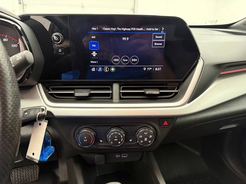 Used 2024 Chevrolet Trax RS FWD image 27