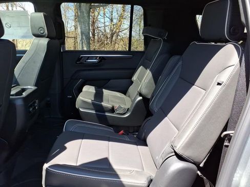 New 2026 Chevrolet Suburban Premier AWD/4WD image 11