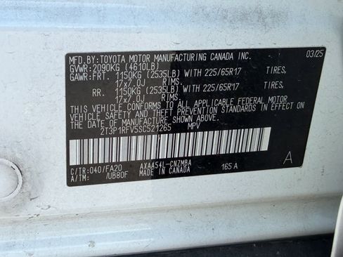 Used 2025 Toyota RAV4 XLE AWD/4WD image 23