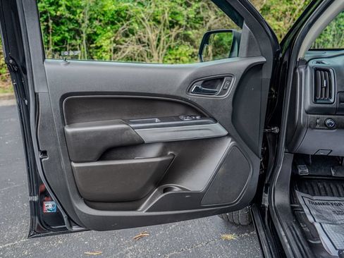 Used 2021 Chevrolet Colorado LT w/ Fleet Safety Package RWD image 11