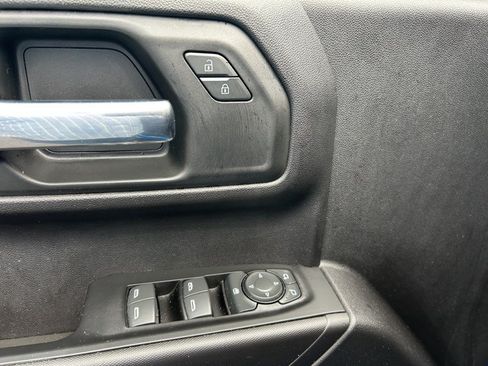 Used 2023 Chevrolet Silverado 1500 Custom AWD/4WD image 12