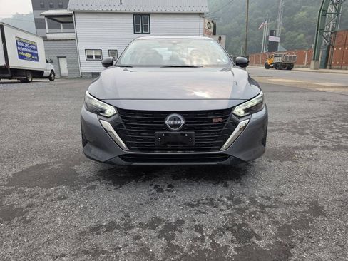 Used 2025 Nissan Sentra SR FWD image 3