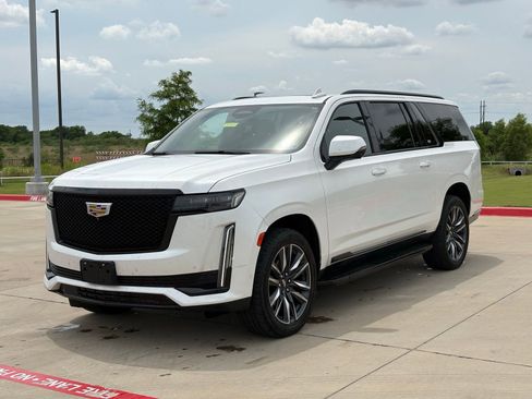 Used 2023 Cadillac Escalade ESV Sport w/ Heavy-Duty Trailer Package AWD/4WD image 3