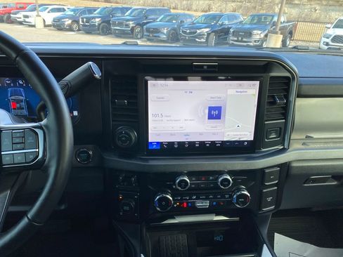 Used 2025 Ford F250 Platinum image 18