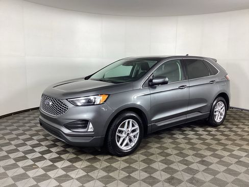 Used 2023 Ford Edge SEL w/ Convenience Package AWD/4WD image 5