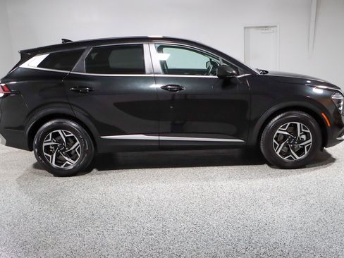 Used 2024 Kia Sportage LX image 6
