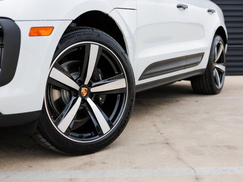 Certified 2026 Porsche Macan S AWD/4WD image 12