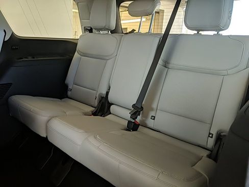 Certified 2025 Ford Expedition Platinum AWD/4WD image 16