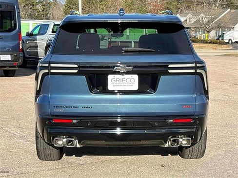 Used 2025 Chevrolet Traverse RS w/ LPO, Floor Liner Package image 4