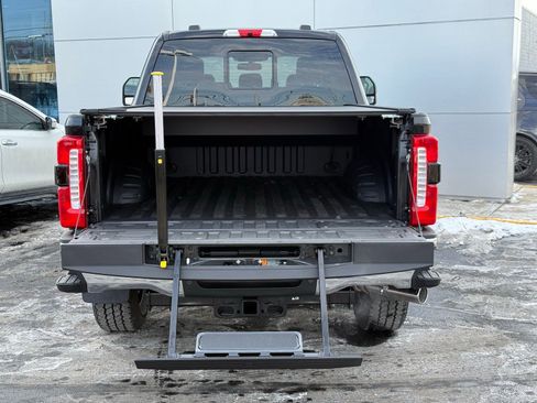 Used 2025 Ford F250 Lariat w/ Chrome Package image 40