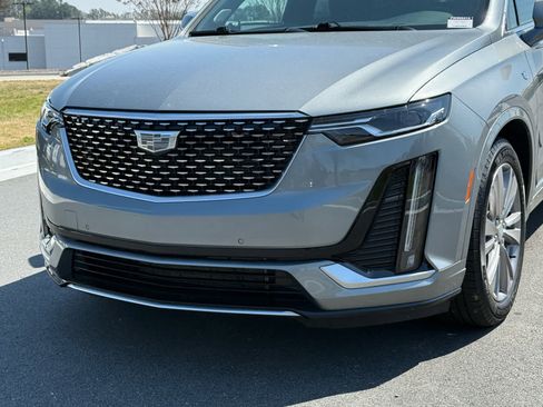 Used 2024 Cadillac XT6 Premium Luxury FWD image 9