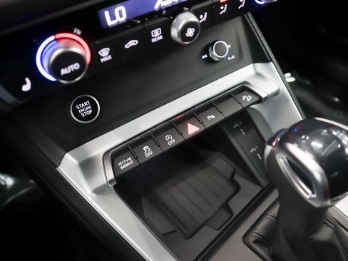 New 2025 Audi Q3 2.0T Premium image 22