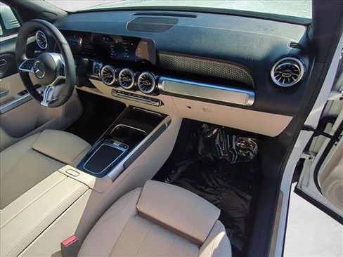 Certified 2025 Mercedes-Benz GLB 250 4MATIC image 22