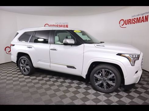 Used 2025 Toyota Sequoia Capstone AWD/4WD image 25