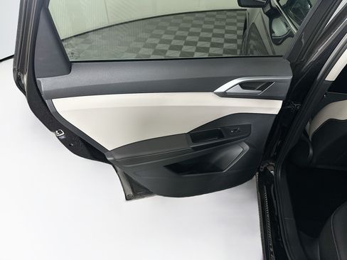 Used 2025 Volkswagen Taos SE FWD image 25
