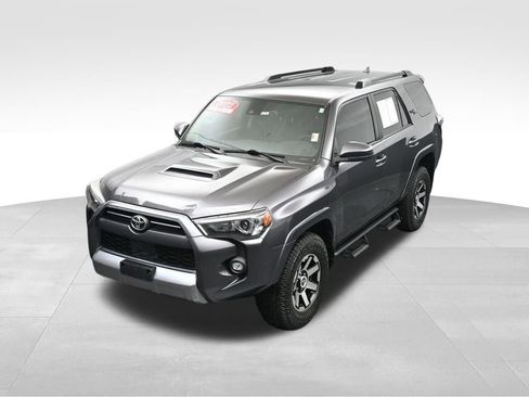 Used 2022 Toyota 4Runner TRD Off-Road AWD/4WD image 34