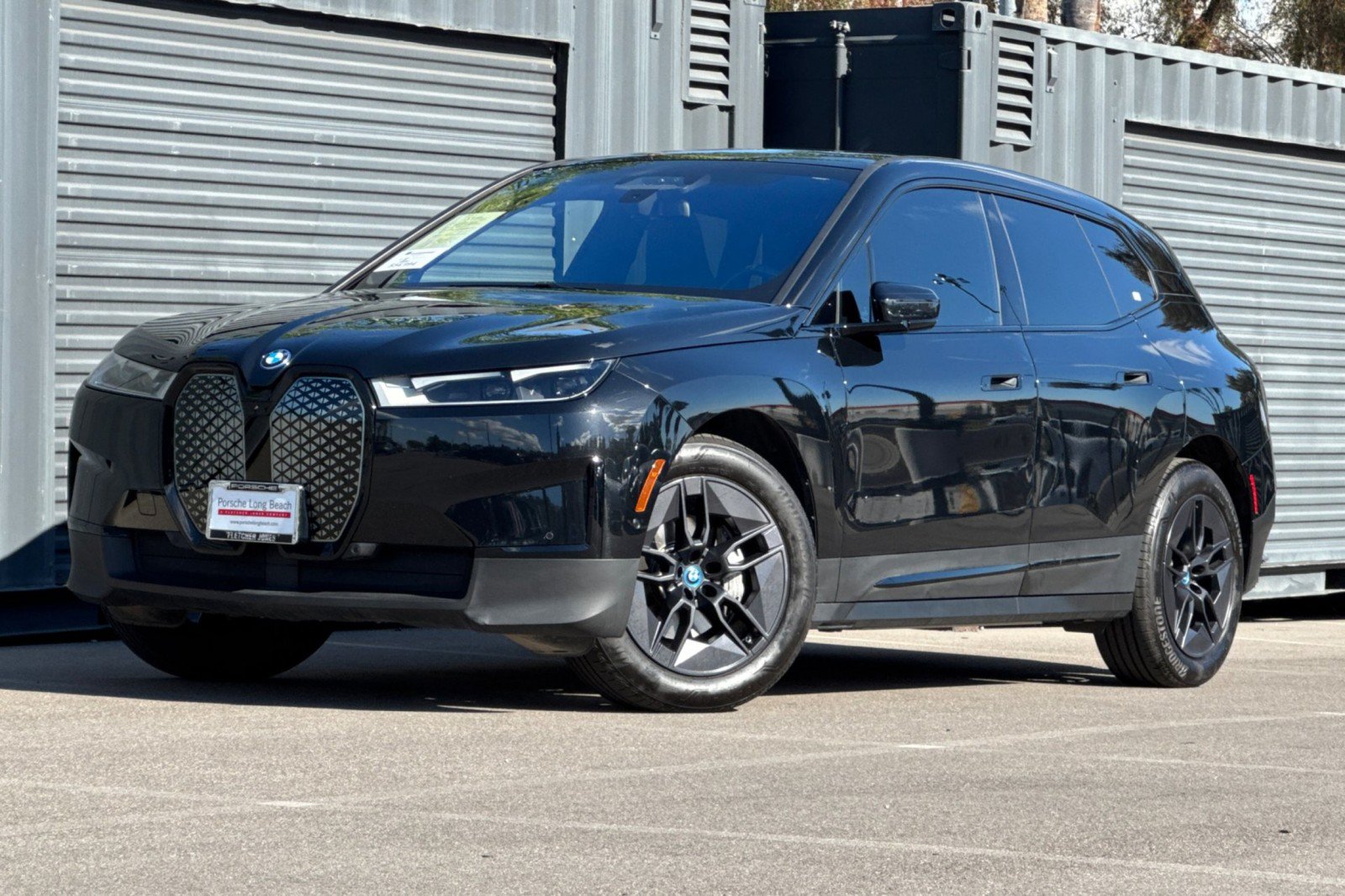 Used 2025 BMW iX xDrive50 AWD/4WD image 1