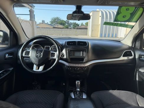 Used 2018 Dodge Journey SXT w/ Connectivity Group FWD image 15