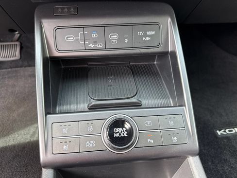 Certified 2025 Hyundai Kona Limited FWD image 26