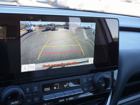 Used 2025 Toyota Grand Highlander AWD image 31