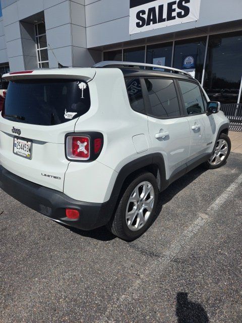 Used 2017 Jeep Renegade Limited FWD image 3