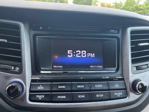 Used 2017 Hyundai Tucson SE w/ SE Popular Package 02 AWD/4WD image 12
