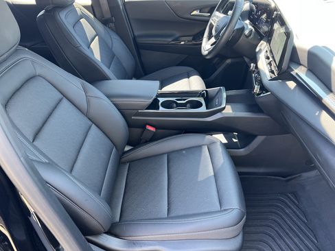 Used 2025 Chevrolet Equinox LT w/ Convenience Package II FWD image 14