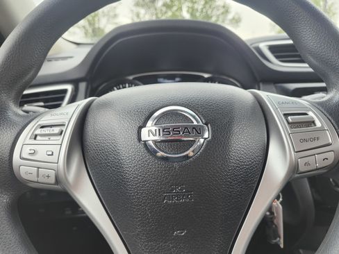 Used 2015 Nissan Rogue S AWD/4WD image 24