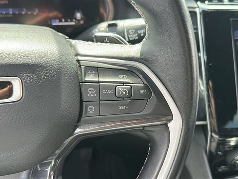 Used 2022 Jeep Grand Cherokee L Laredo AWD/4WD image 16