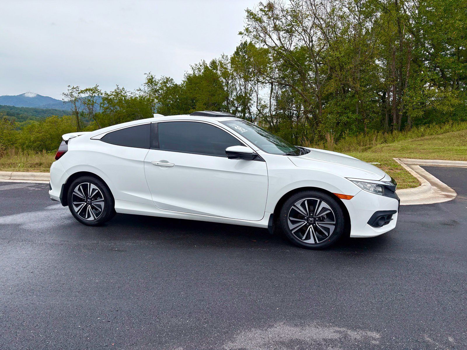 Used 2016 Honda Civic EX-L image 7