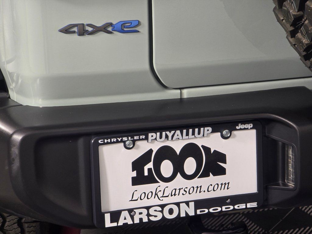 Used 2023 Jeep Wrangler Unlimited AWD/4WD image 33