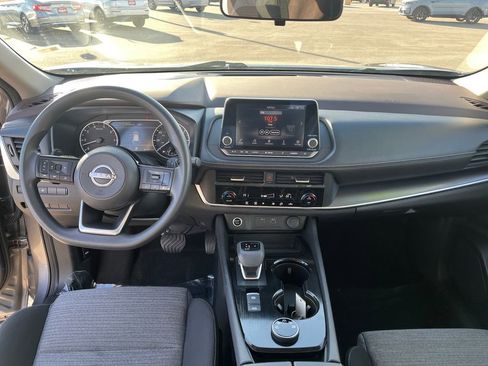 Used 2023 Nissan Rogue SV image 17