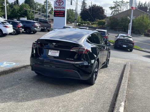 Used 2022 Tesla Model Y Long Range AWD/4WD image 7