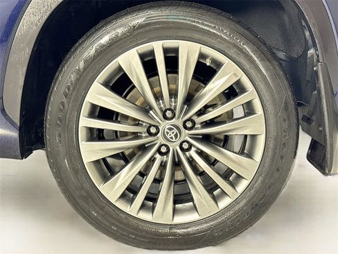 Used 2021 Toyota Highlander Platinum image 8