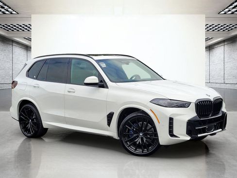 New 2026 BMW X5 xDrive40i w/ M Sport Package AWD/4WD image 2